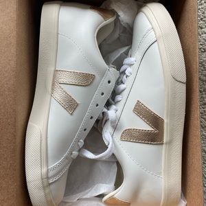 Veja Esplar Sneaker (Unisex) EXTRA-WHITE/ PLATINE